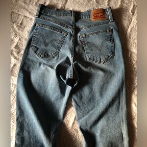 LEVI’S Wedgie Straight 28’